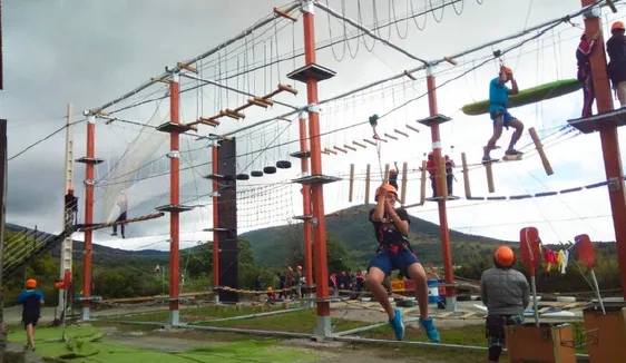 Module escalade structure autoportée parc aventure